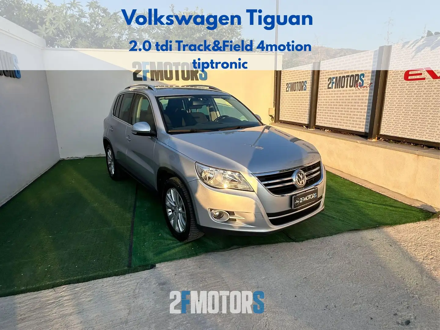 Volkswagen Tiguan 2.0 tdi Track&Field 4motion tip tronic Silber - 1