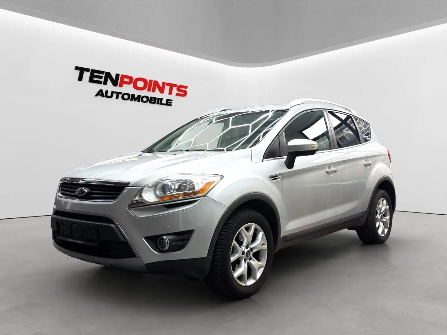 Ford Kuga Champions Edition Silber - 1