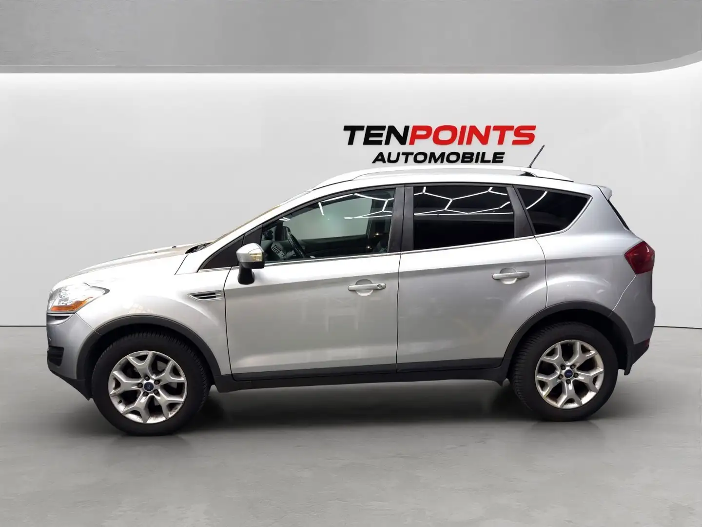 Ford Kuga Champions Edition Silber - 2
