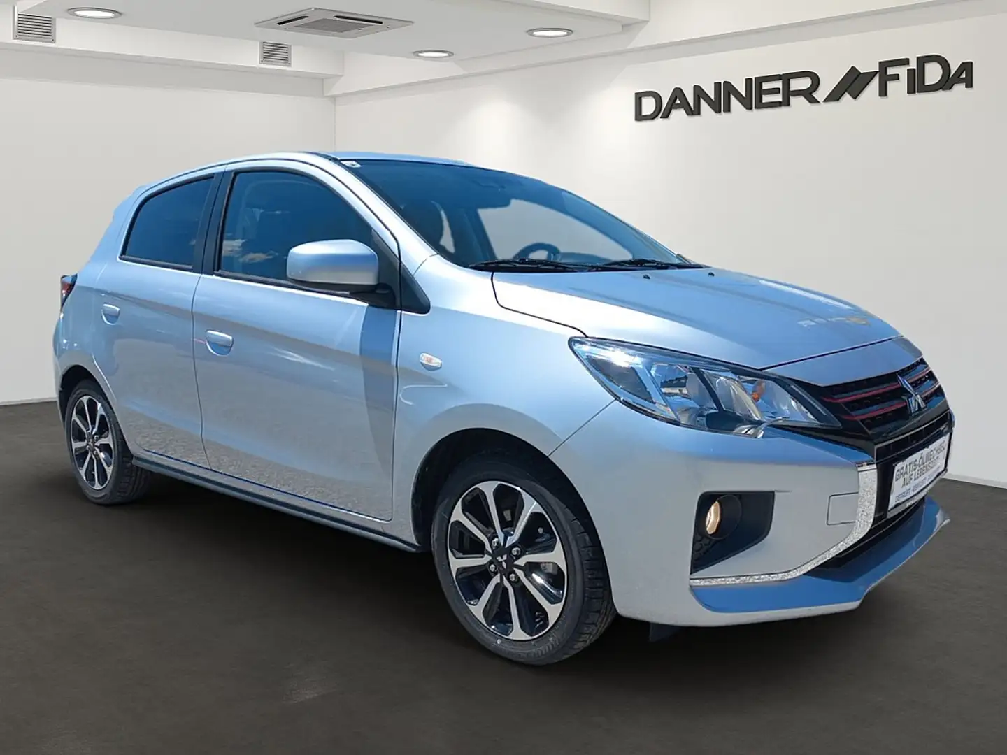 Mitsubishi Space Star 71PS Benzin/Schaltgetriebe 1,2l MIVEC Invite (S... Silber - 2
