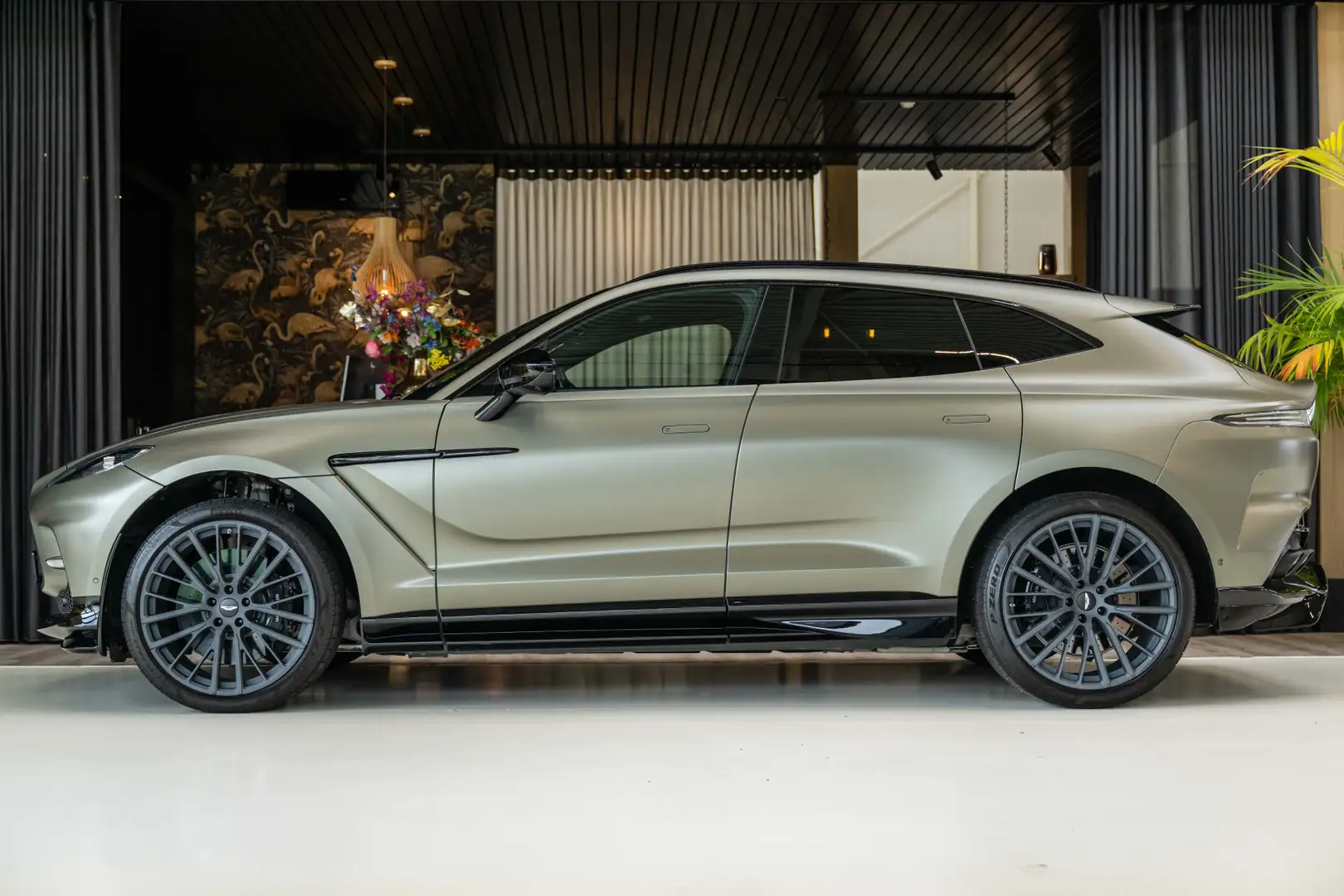 Aston Martin DBX 4.0 V8 707 | BTW | 1 jaar garantie Aston Martin | Groen - 2