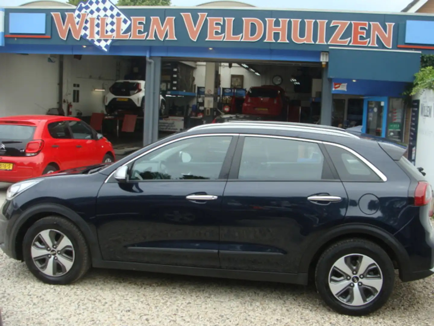 Kia Niro 1.6 GDi Hybrid 141pk automaat DynamicLine Blauw - 2