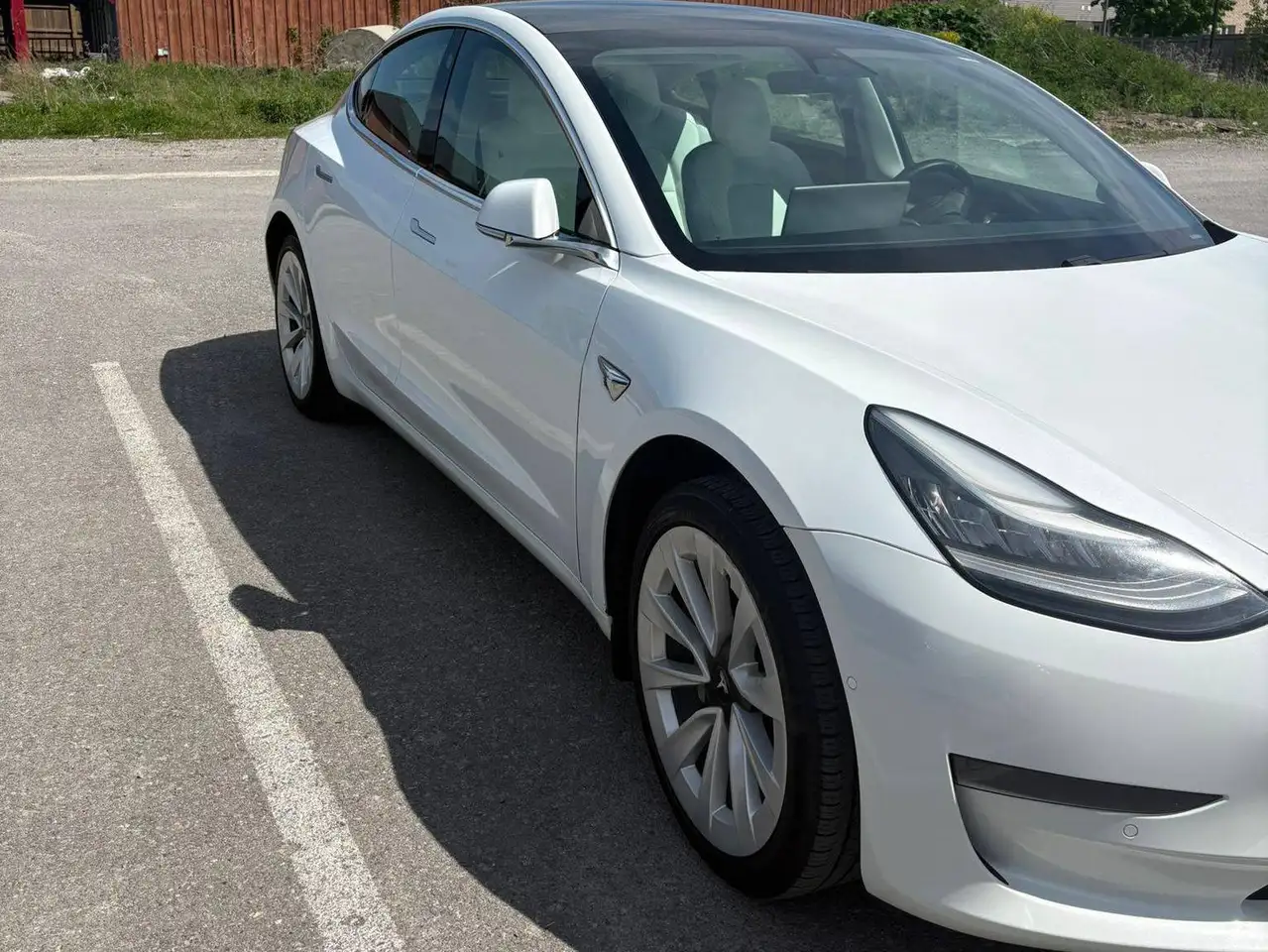Tesla Model 3 fotografie Tesla Model 3
