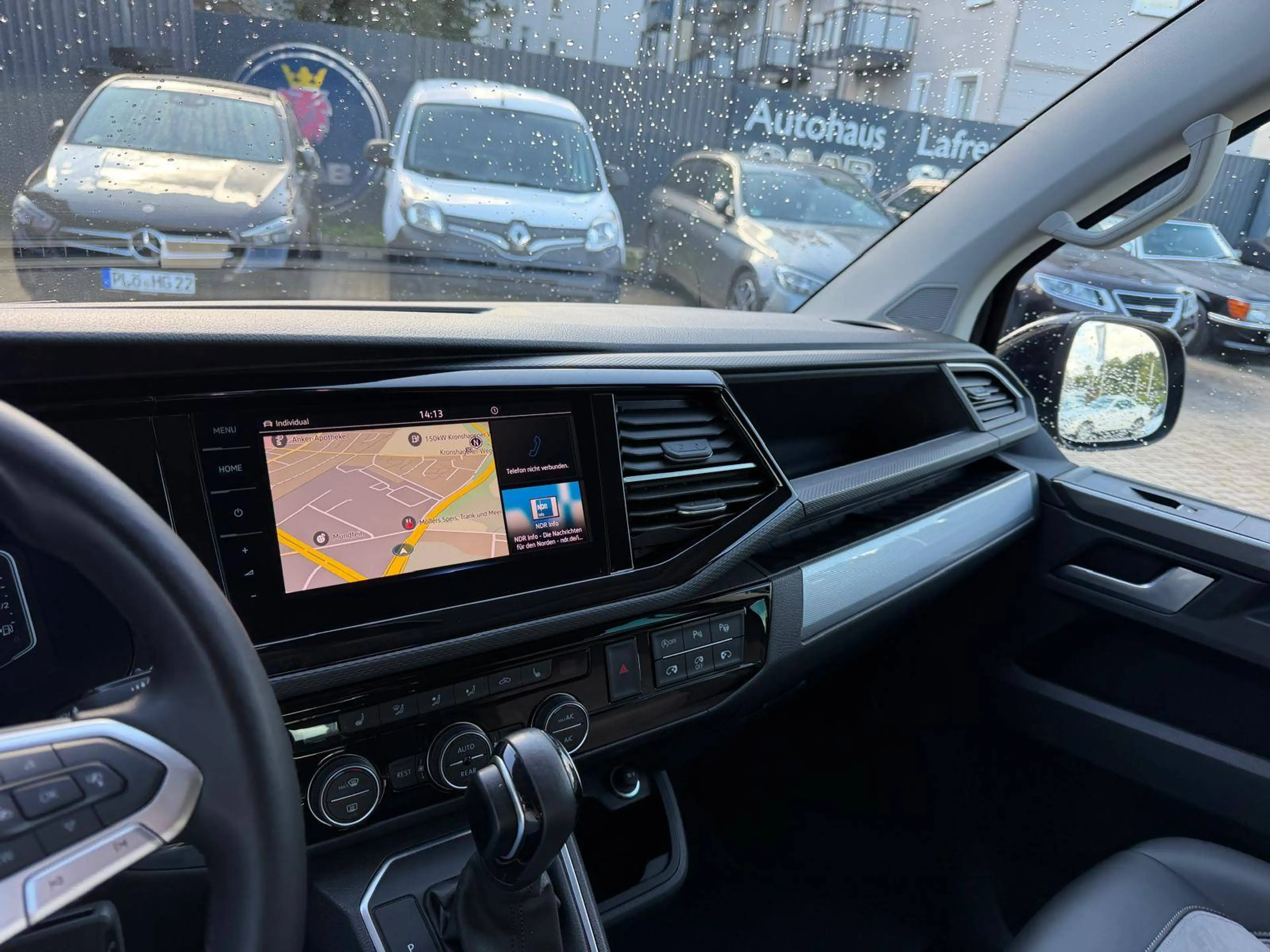 Volkswagen T6.1 Multivan 4MOTION Highline — photo 6