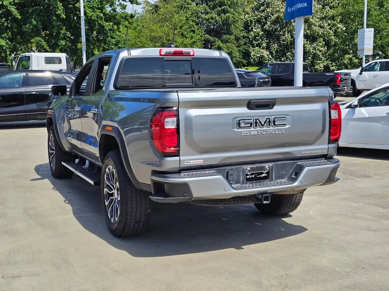 GMC Canyon снимка GMC Canyon
