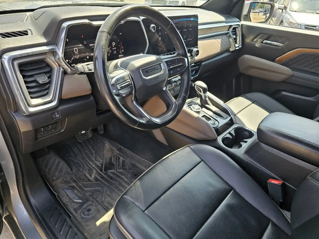 GMC Canyon снимка GMC Canyon