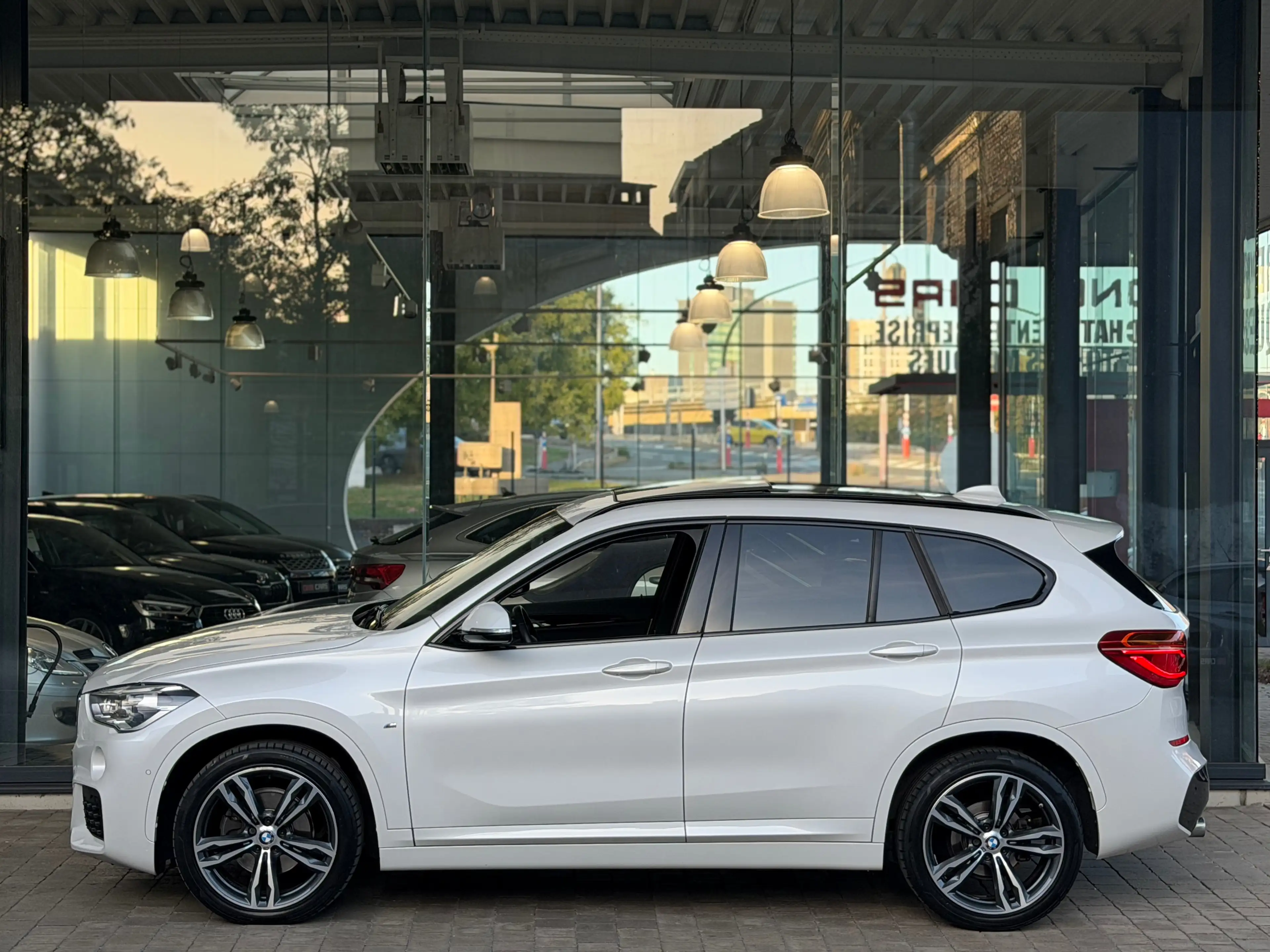 BMW X1 2.0d 150cv (PACK M) TOIT PANOR-BIXENON-GPS-CUIR-GAR 1AN — photo 7