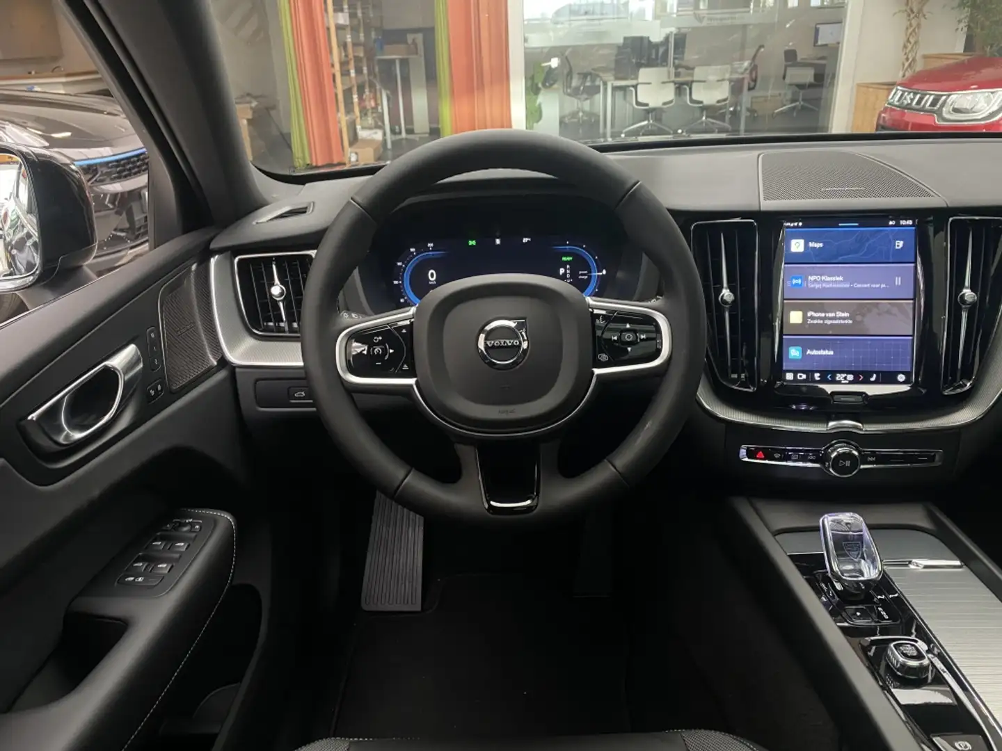 Volvo XC60 2.0 T6 Plug-in hybrid AWD Plus Black Edition 350PK Nero - 2