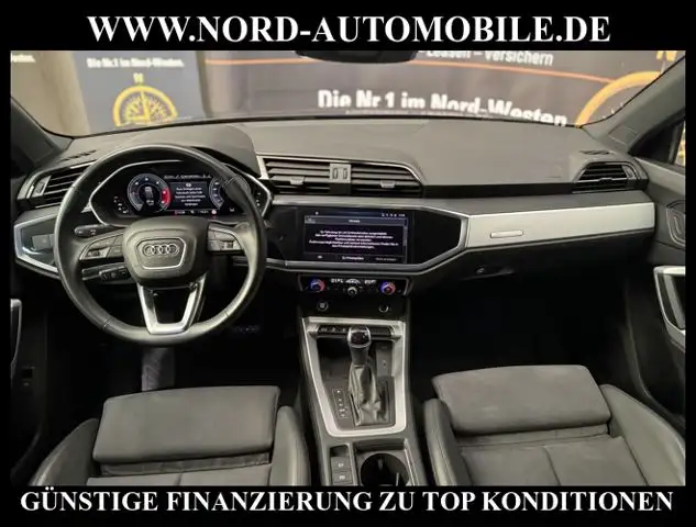 Audi Q3 view 20