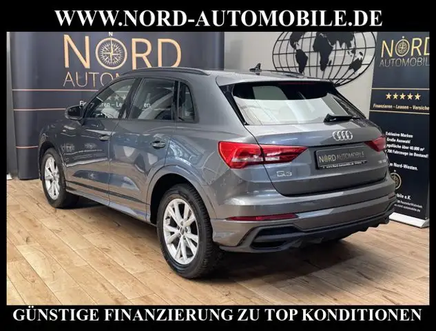 Audi Q3 view 9