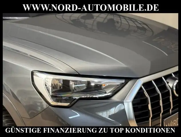 Audi Q3 view 13