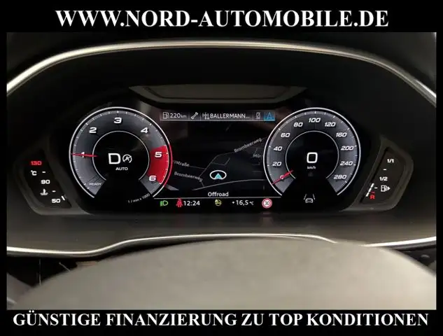 Audi Q3 view 26