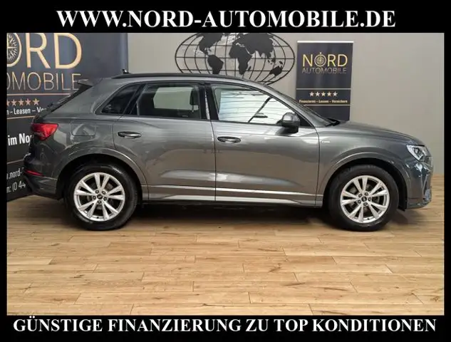 Audi Q3 view 8