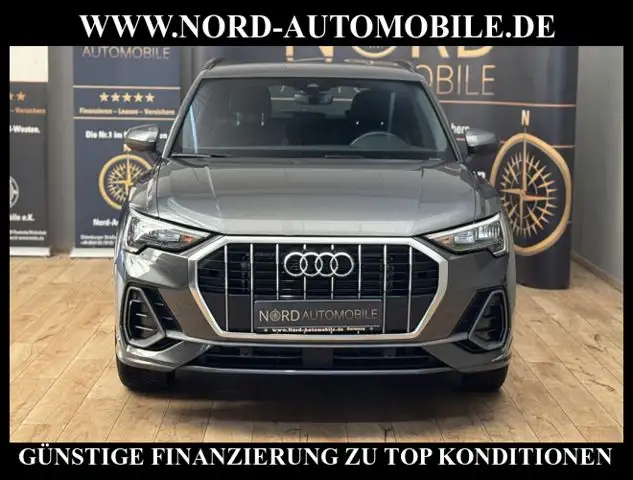 Audi Q3 view 5