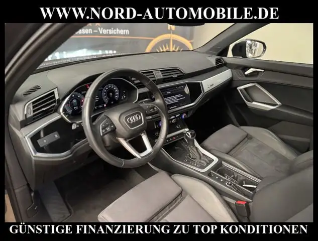 Audi Q3 view 15