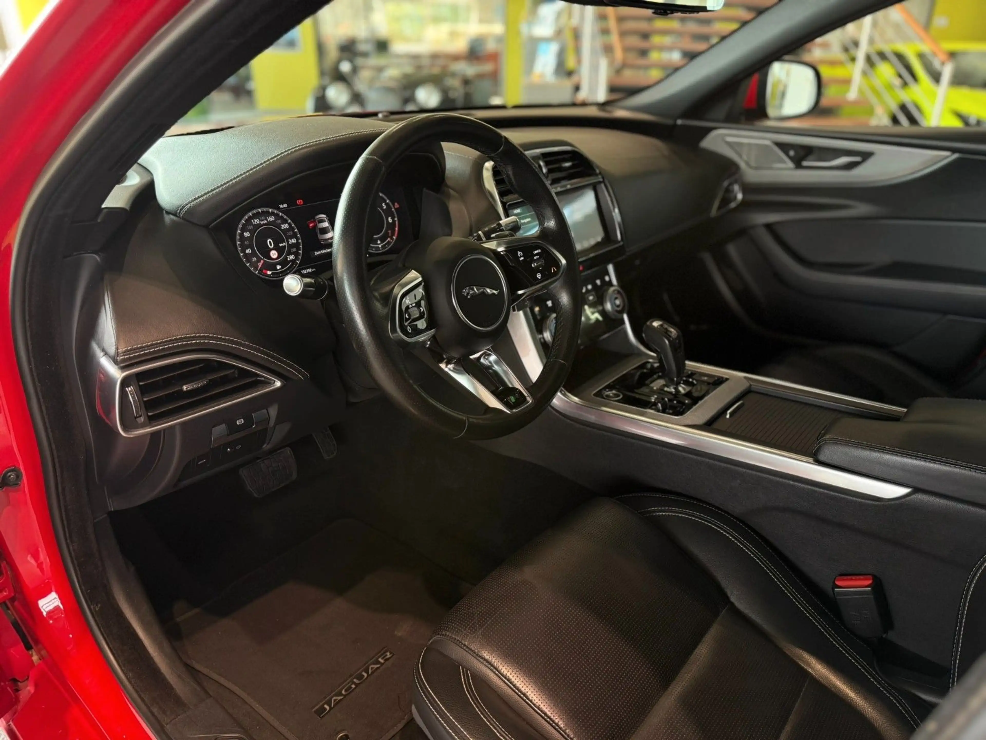 Jaguar XE R-Dynamic SE*HUD*360°*Meridian*Vollleder* — photo 15