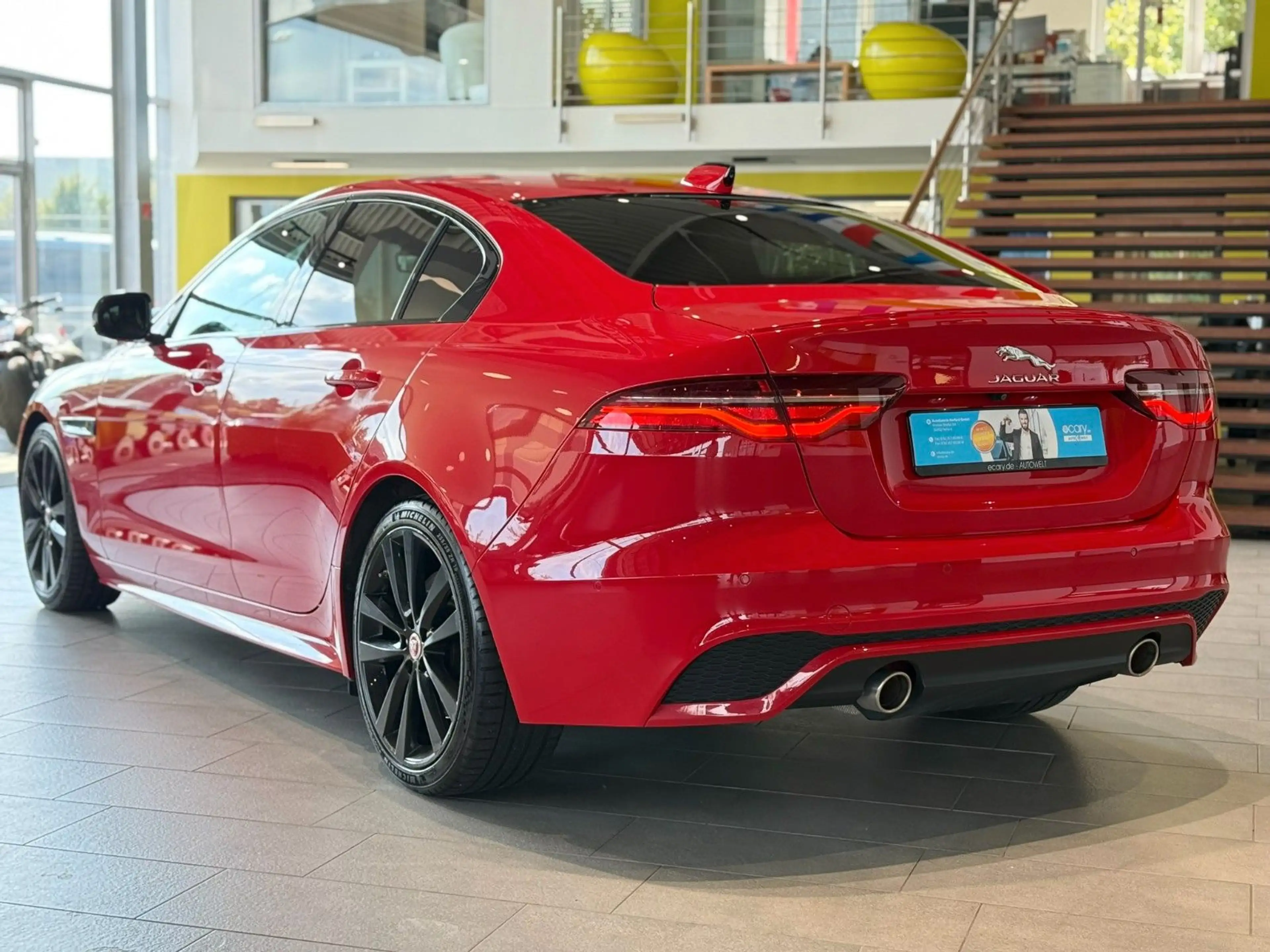 Jaguar XE R-Dynamic SE*HUD*360°*Meridian*Vollleder* — photo 4
