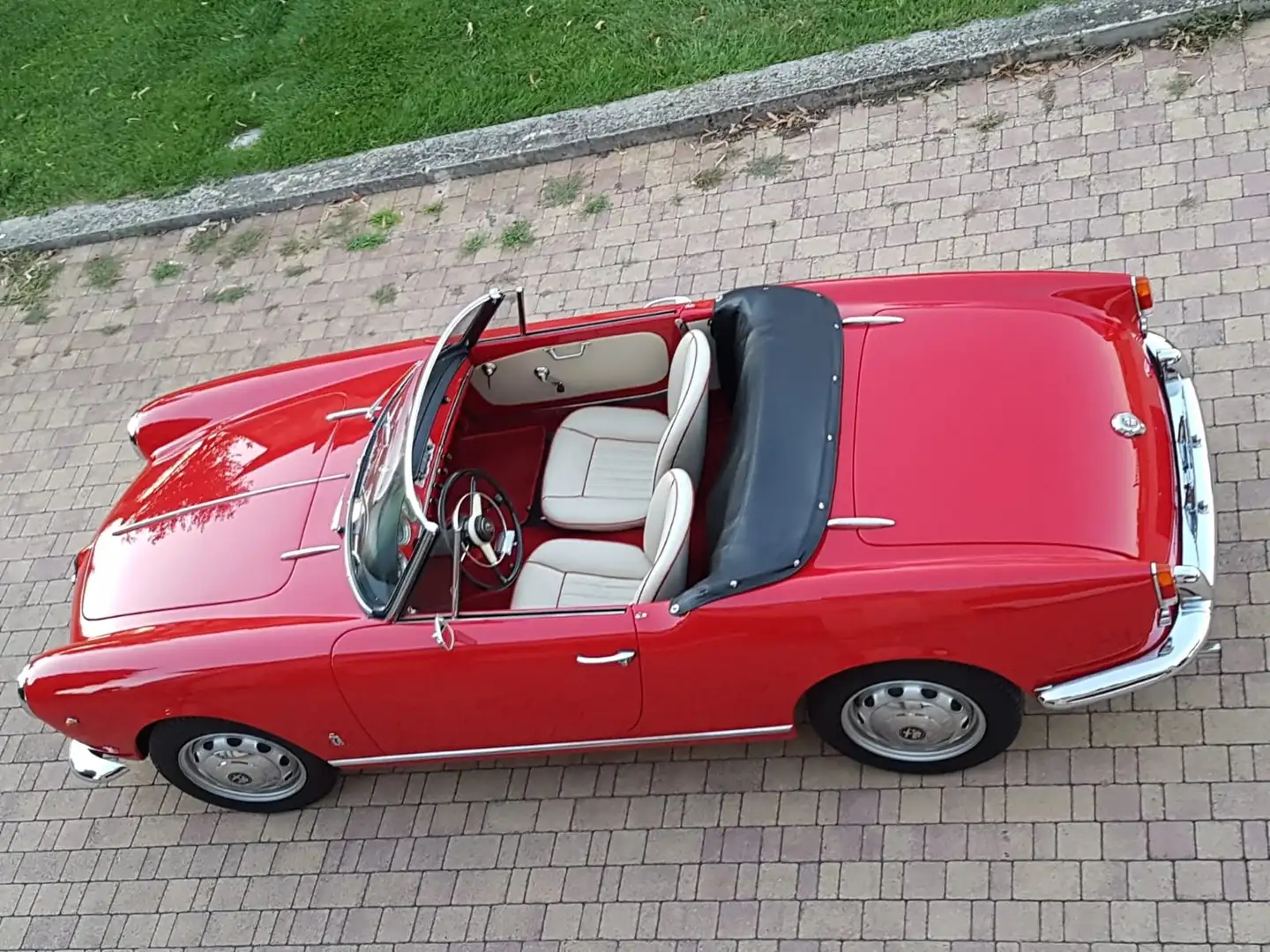 Alfa Romeo Giulietta Spider Veloce - 2