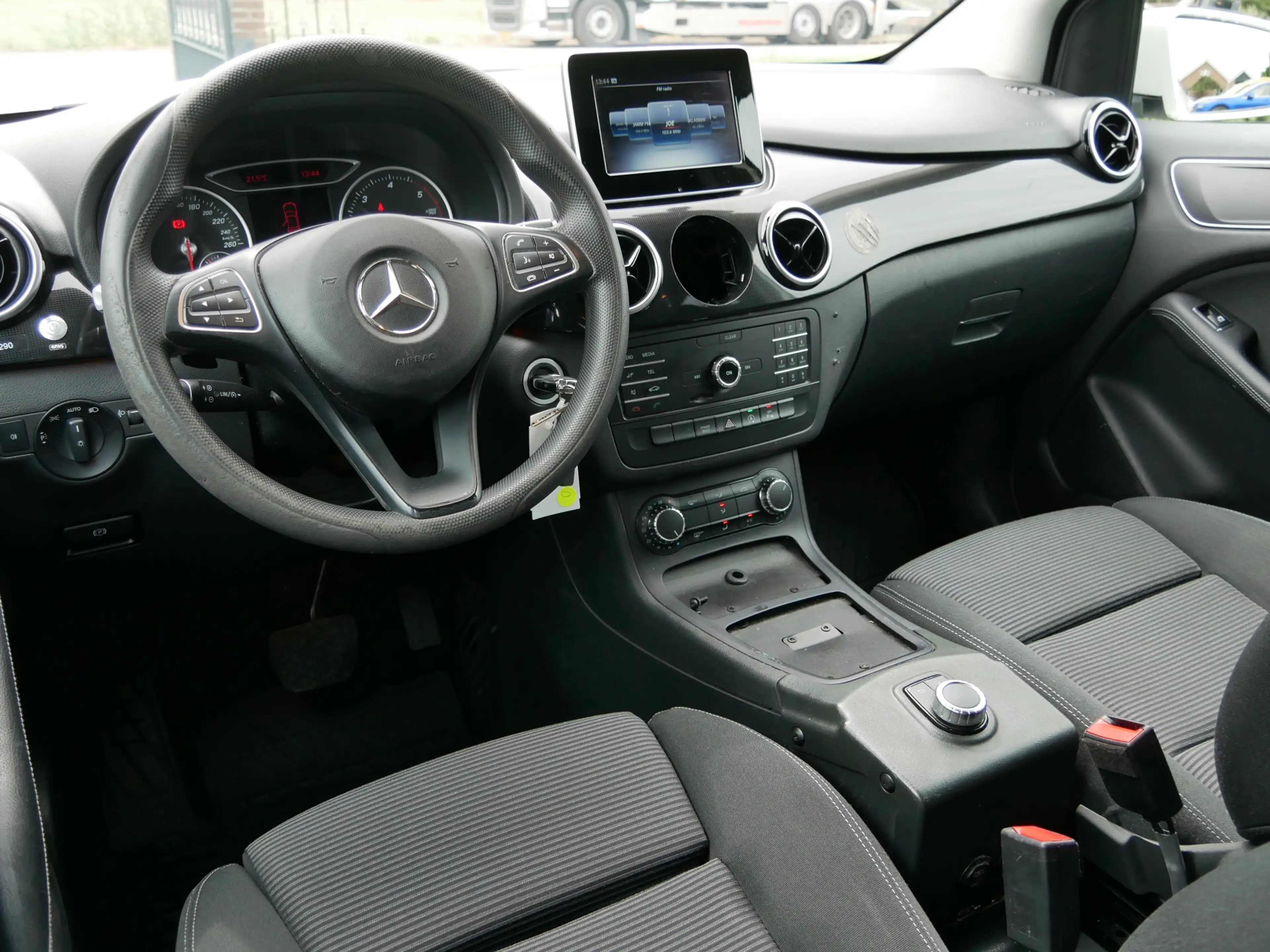 Mercedes-Benz B 220 d AUT AC | EX POLICE MARGE CAR | — photo 12