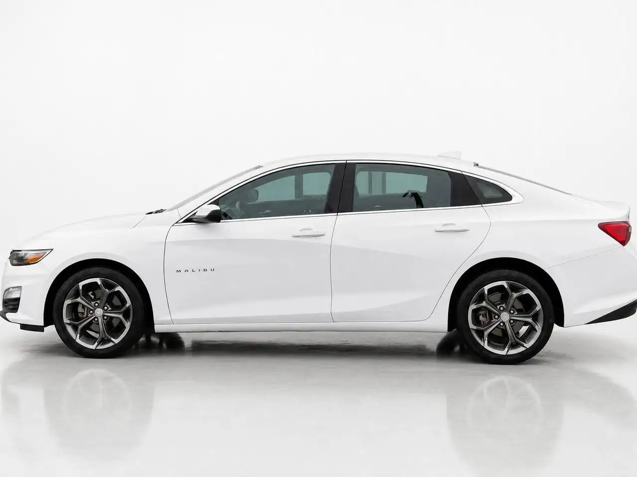 Chevrolet Malibu снимка Chevrolet Malibu