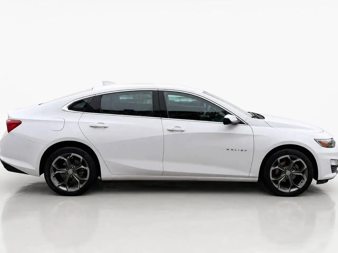 Chevrolet Malibu снимка Chevrolet Malibu