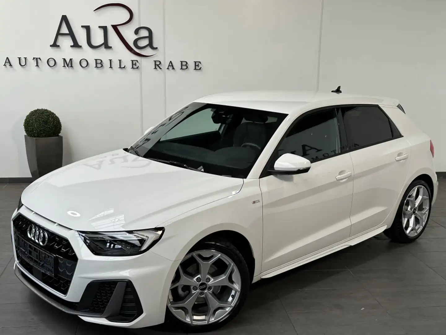 Audi A1 35 TFSI S-Line Aut. NAV+LED+KAMERA+DIGDISPLAY Weiß - 2