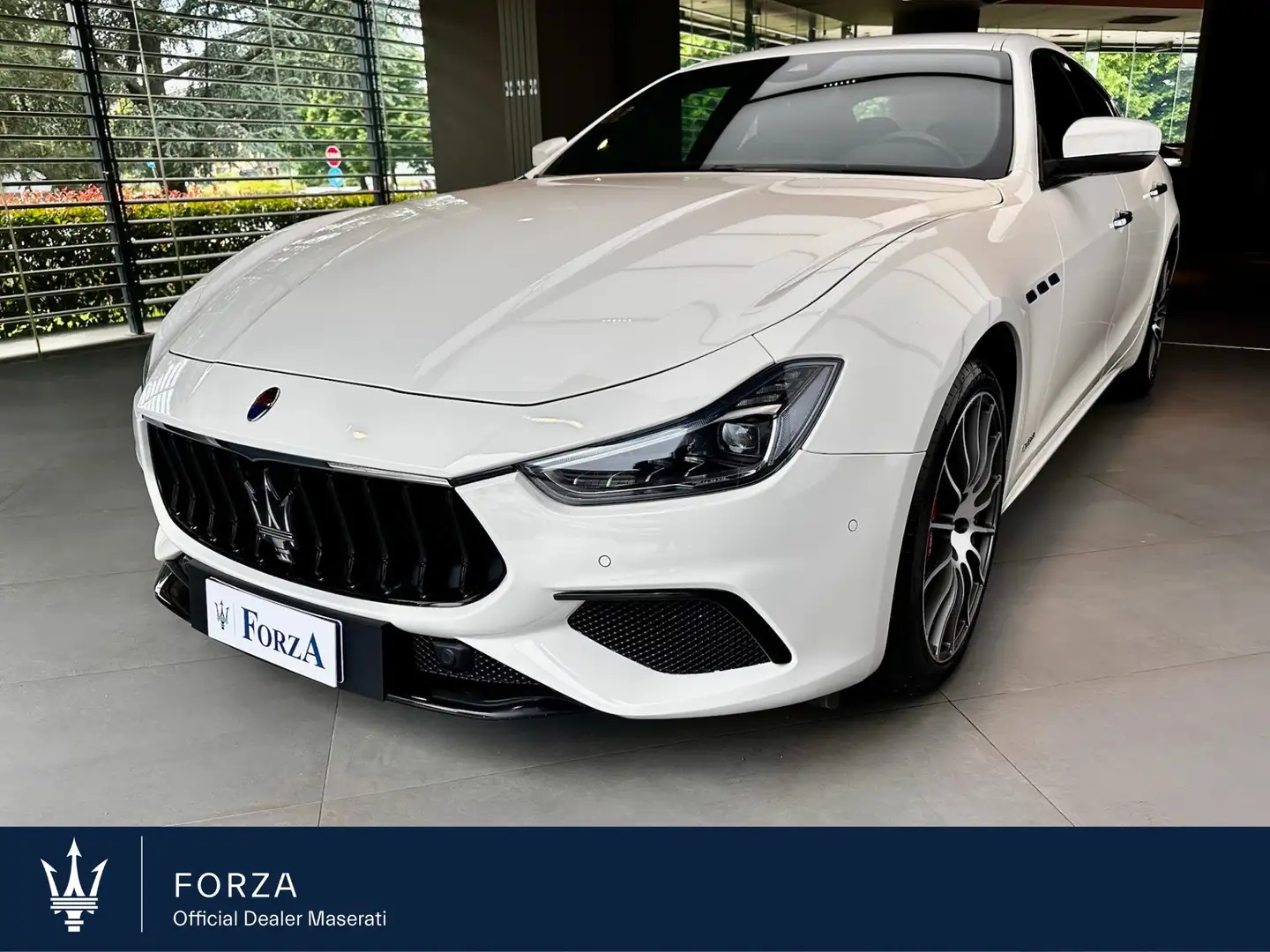 Maserati Ghibli 2.0 mhev Gransport 330cv auto, Driver Pack Plus Weiß - 1