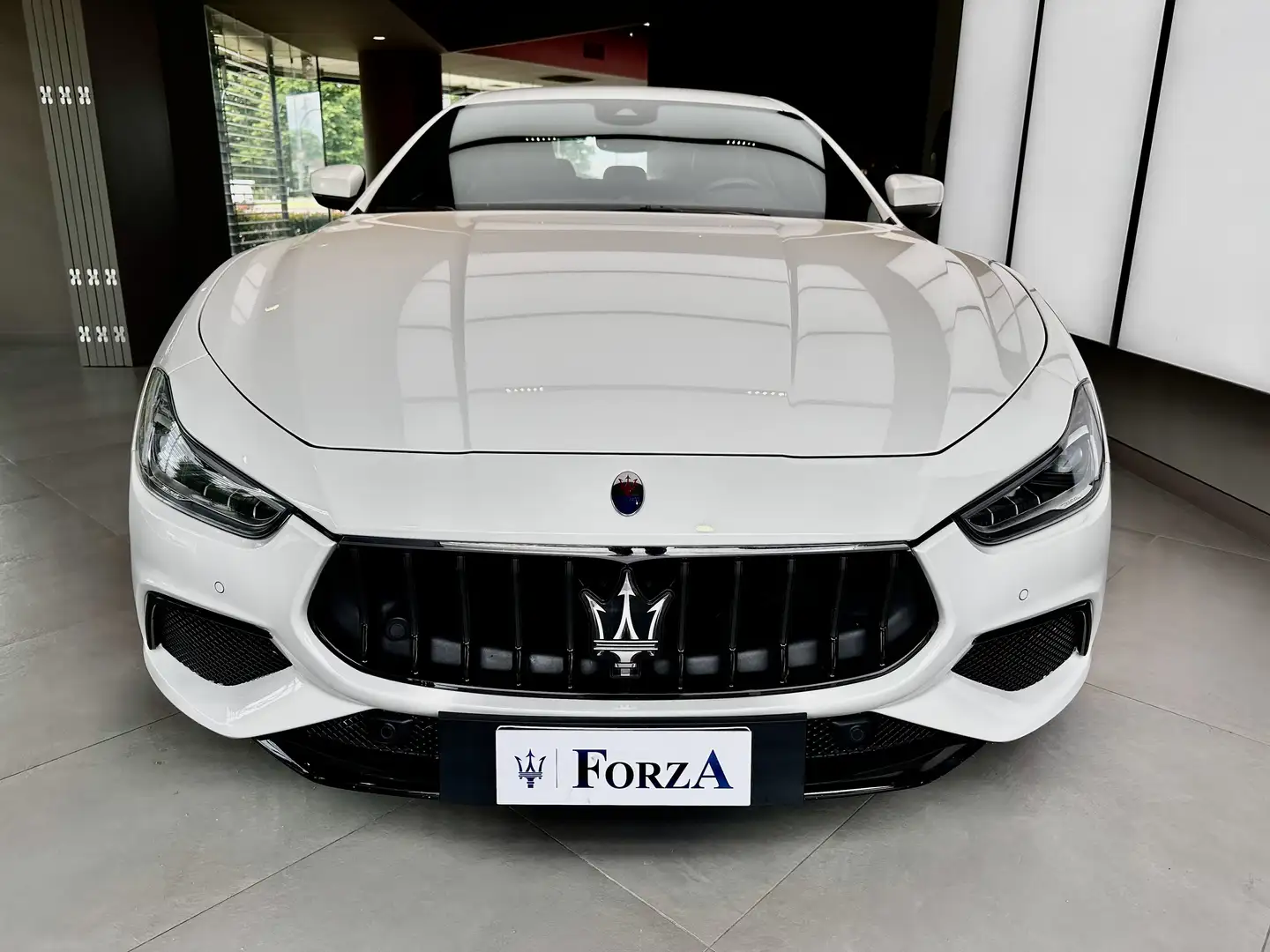 Maserati Ghibli 2.0 mhev Gransport 330cv auto, Driver Pack Plus Weiß - 2