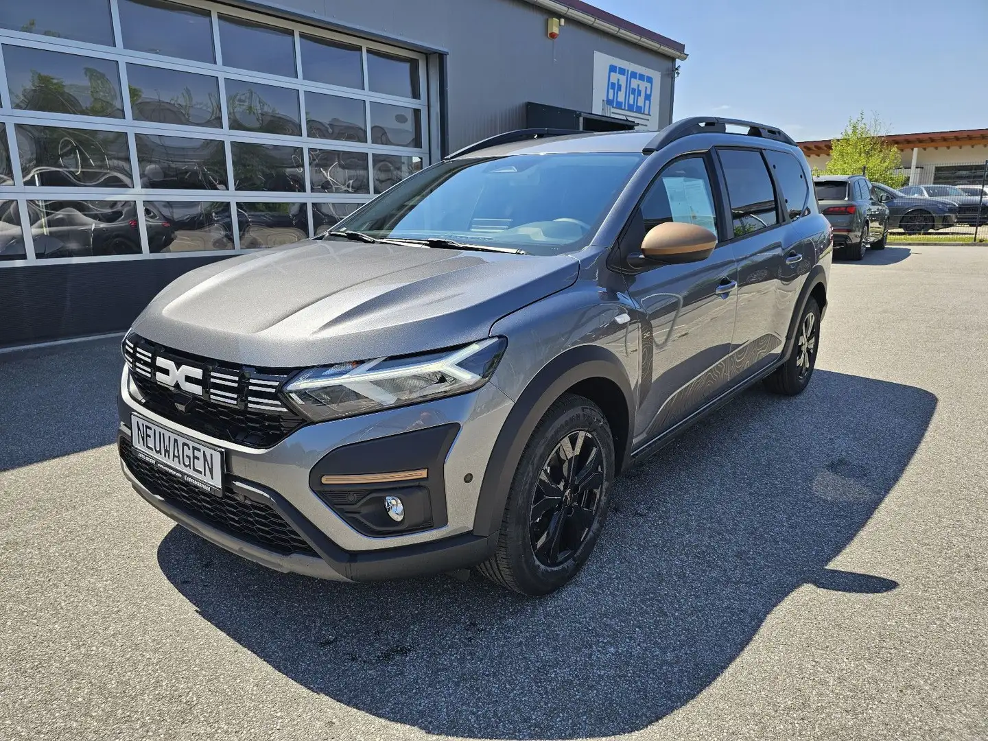 Dacia Jogger Extreme Tce 110 7-Sitzer*City+Winterpaket Gri - 1