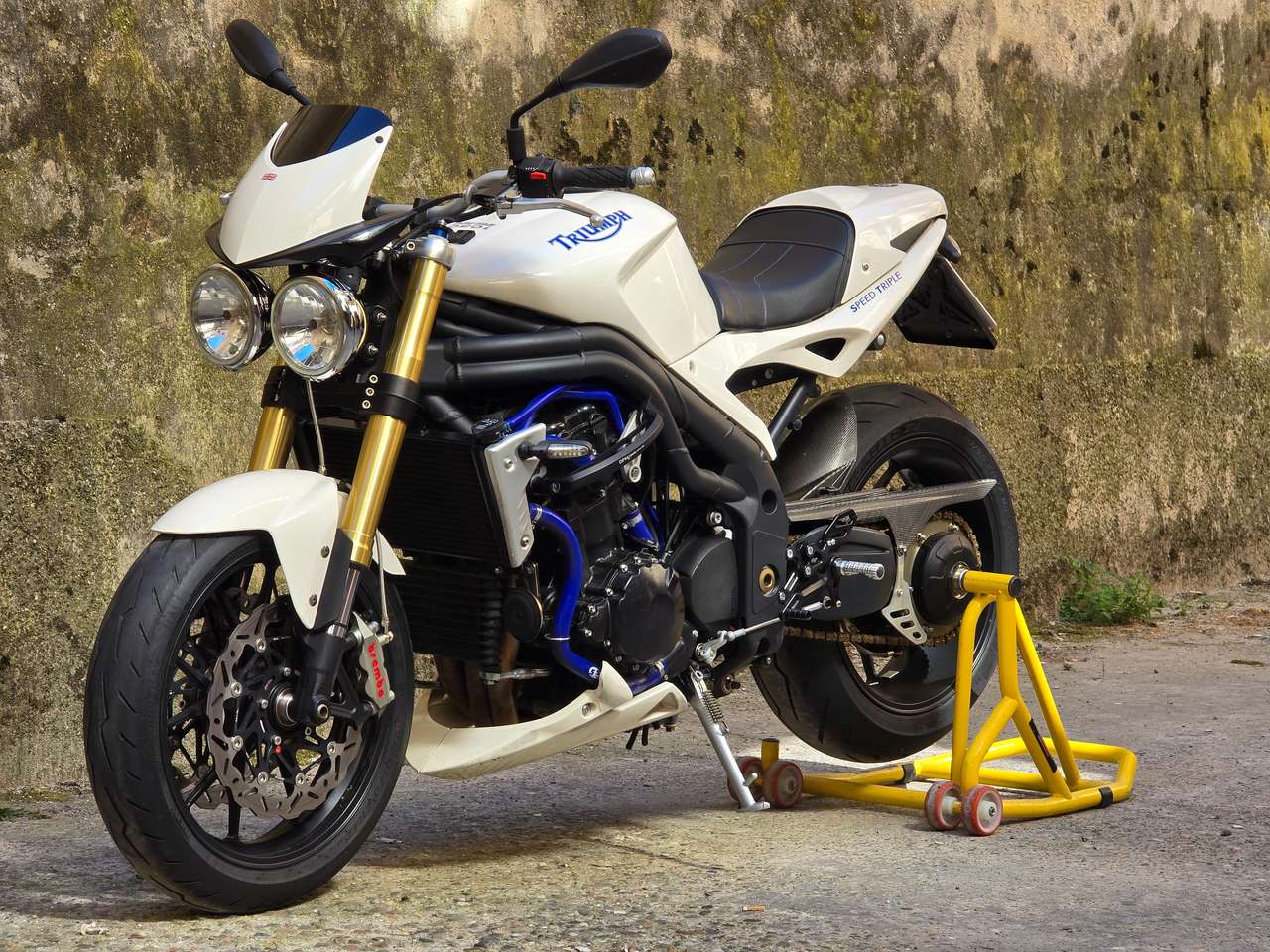 Triumph Speed Triple 1050 UNIPRO, Cerchi in magnesio, Mupo, Ohlins