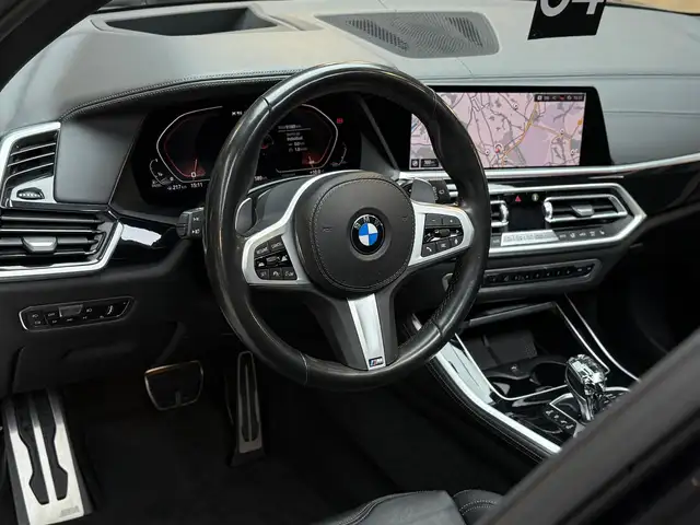 BMW X5 M view 14