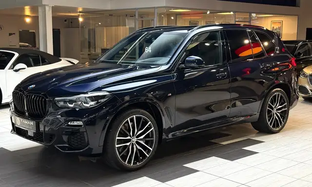 BMW X5 M view 2