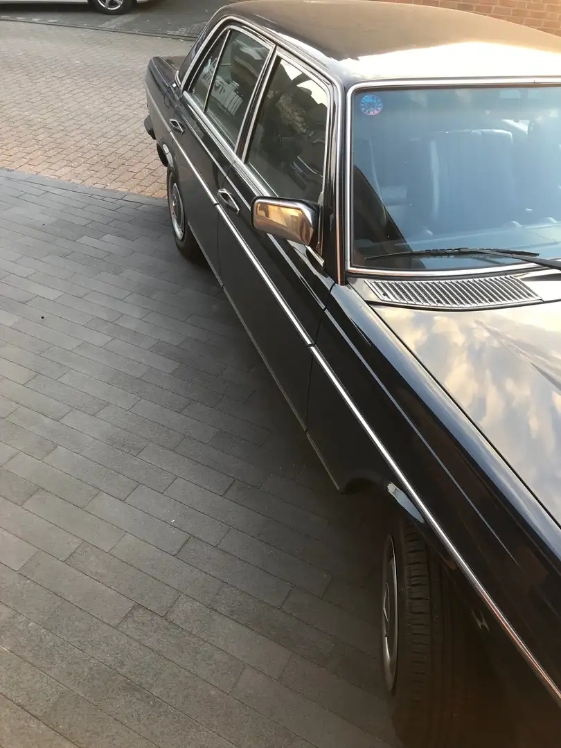 Mercedes-Benz 280 E Синій - 2