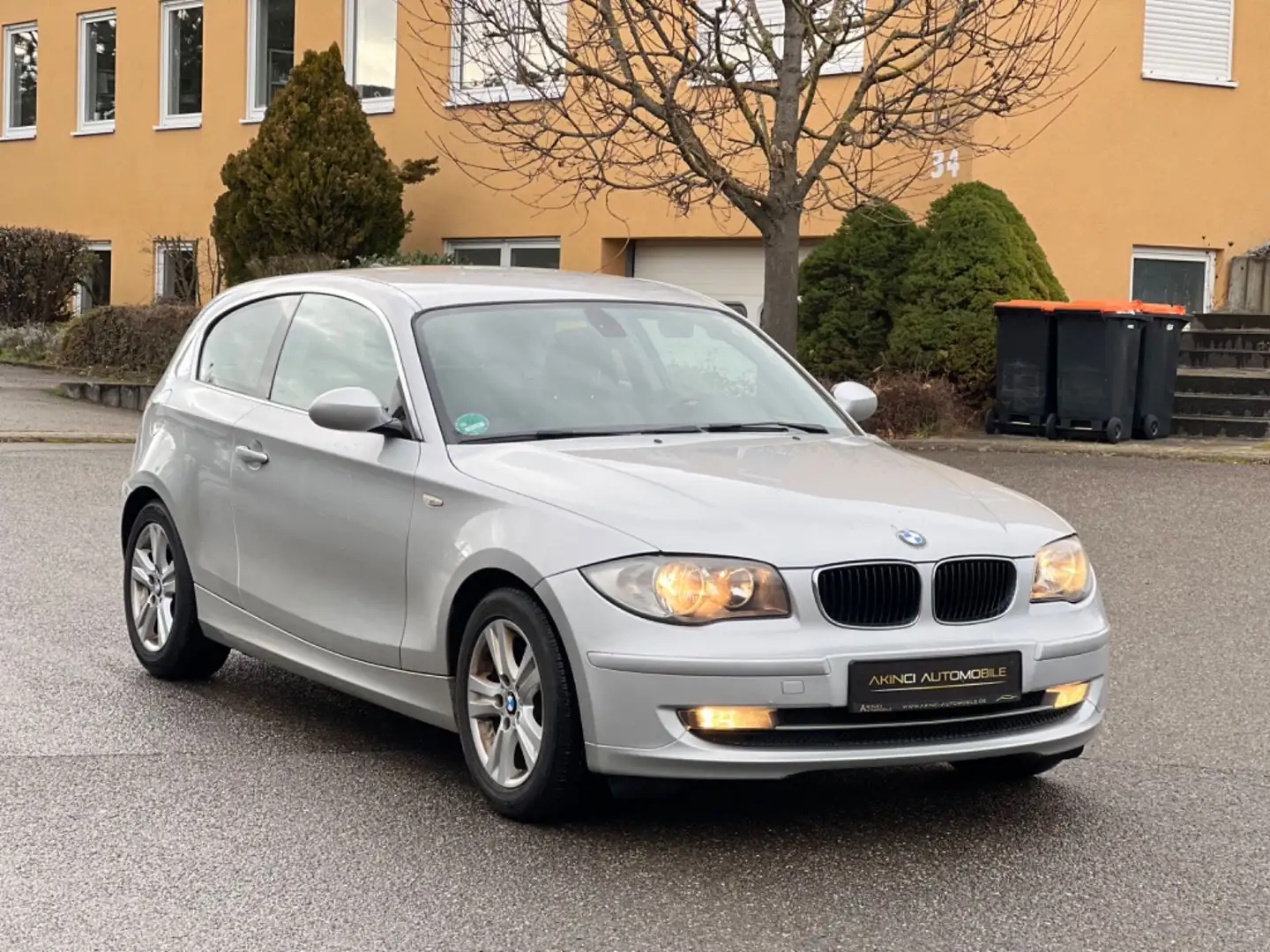 BMW 120 d *AUTOMATIK*4xTürer*Parktronic*Sitzheizung* Argent - 1