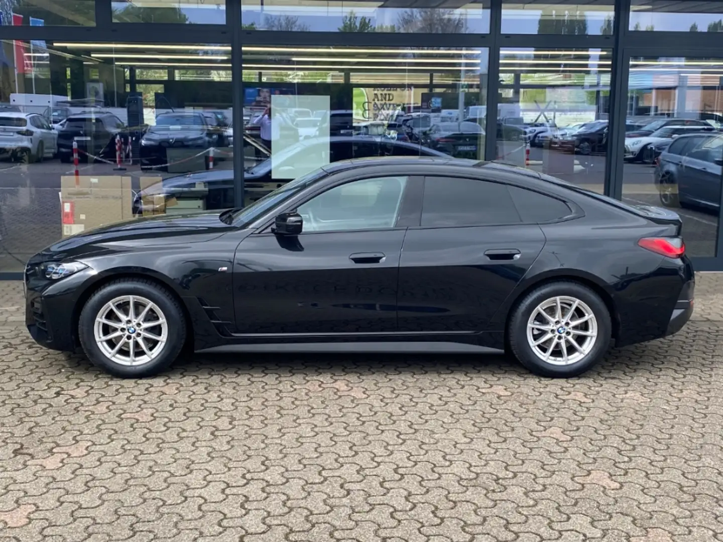 BMW 420 Gran Coupe d M Sport Laserlicht Glasdach elektr. A Schwarz - 2