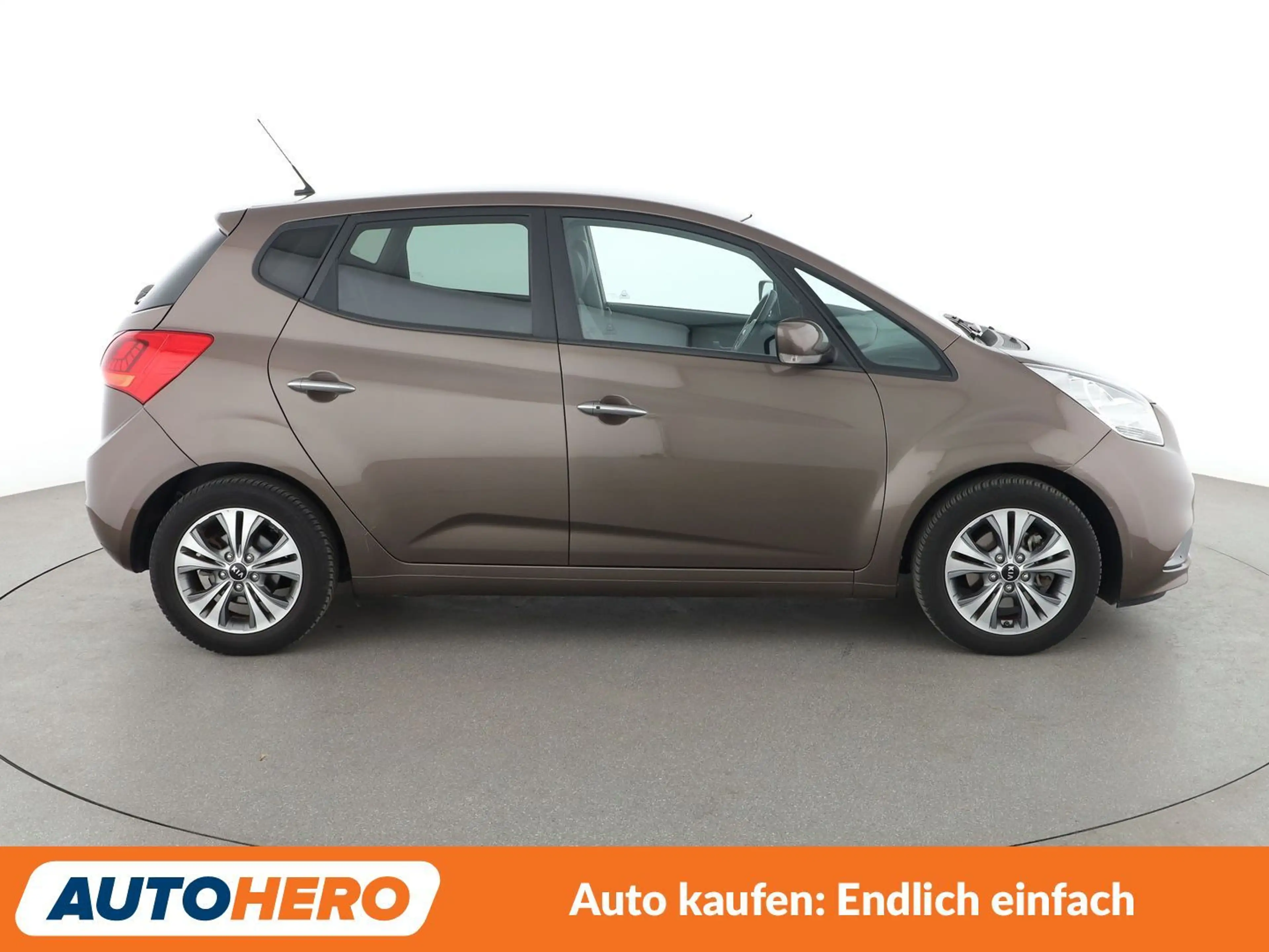 Kia Venga 1.6 Dream Team *NAVI*CAM*SHZ*LHZ*ALU*AHK* — photo 7