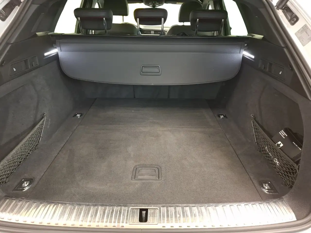 Audi Q8 e-tron 55 quattro S line S-Line AHK HUD Matrix 16