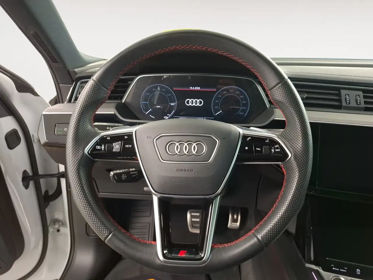 Audi Q8 e-tron 55 quattro S line S-Line AHK HUD Matrix 12