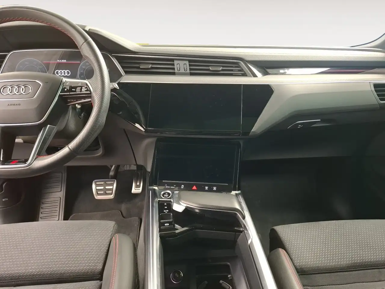 Audi Q8 e-tron 55 quattro S line S-Line AHK HUD Matrix 11