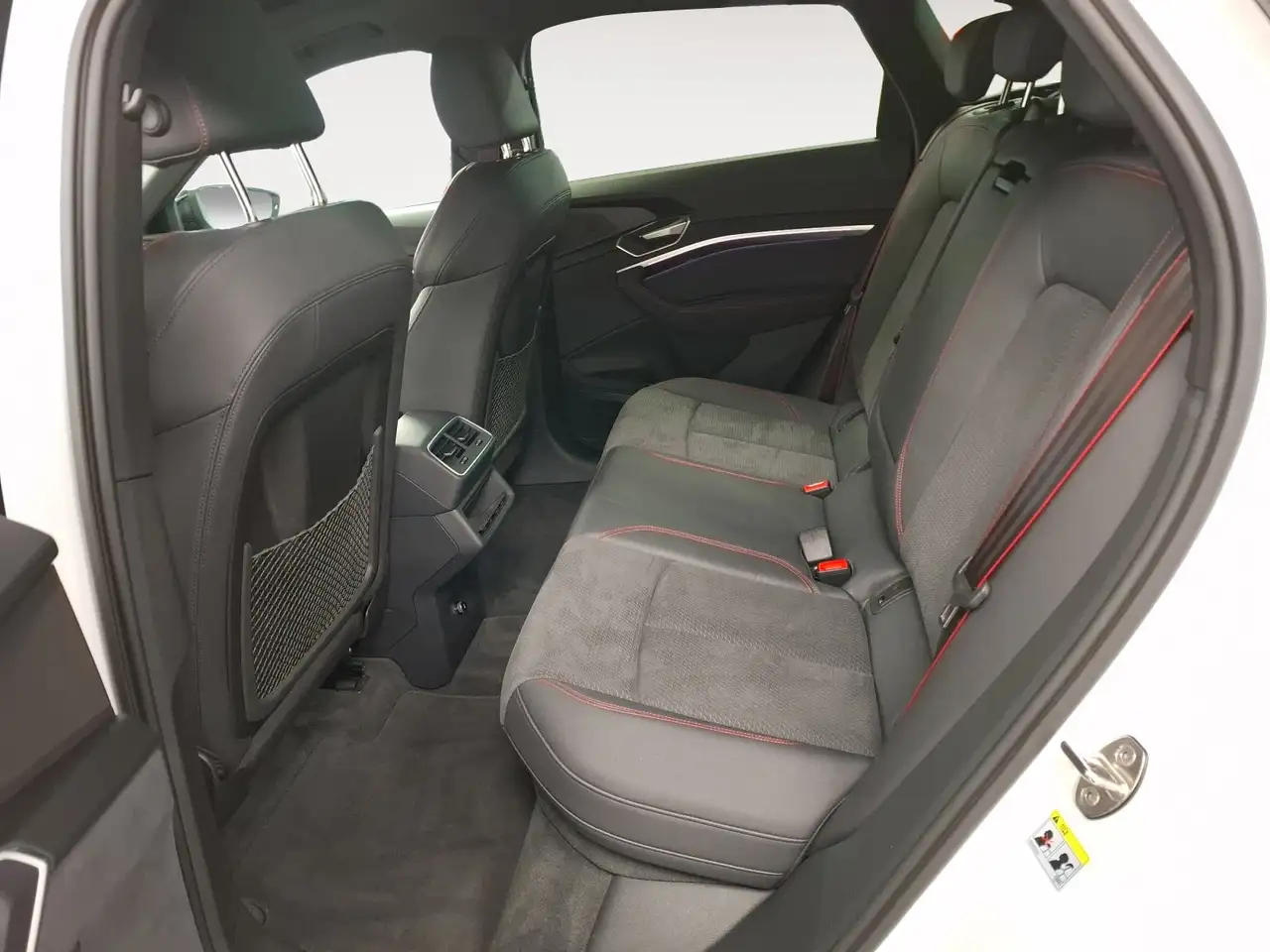 Audi Q8 e-tron 55 quattro S line S-Line AHK HUD Matrix 9