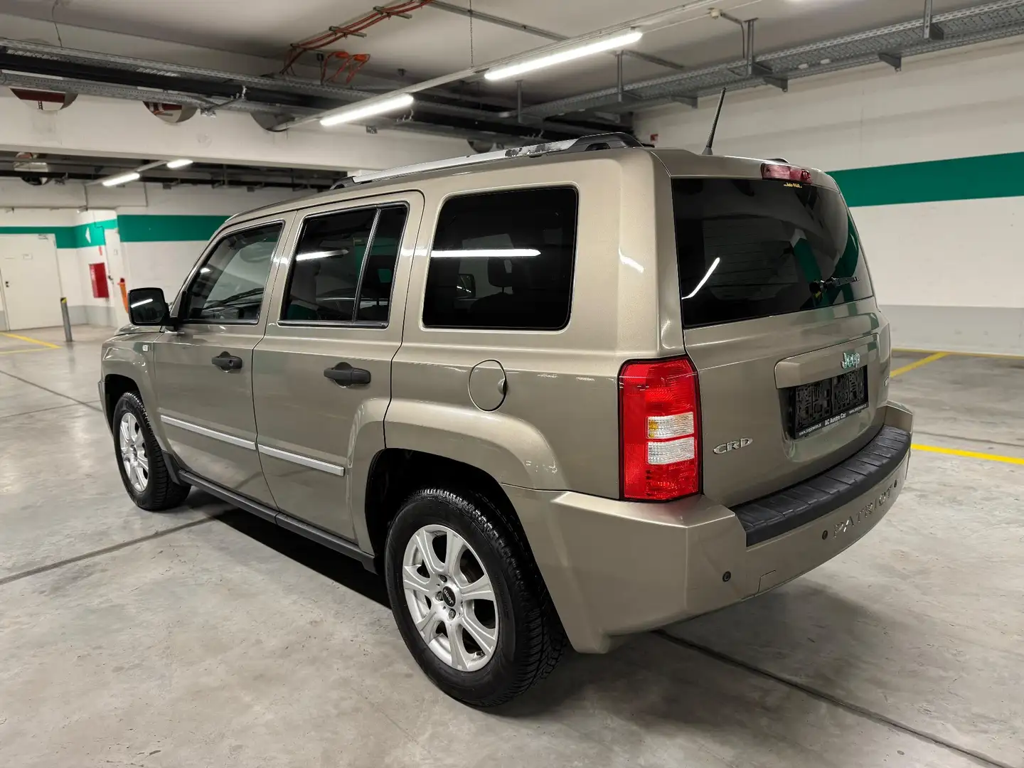 Jeep Patriot 2,0 CRD Limited 4WD Leder-Klima-6 Gang Złoty - 2