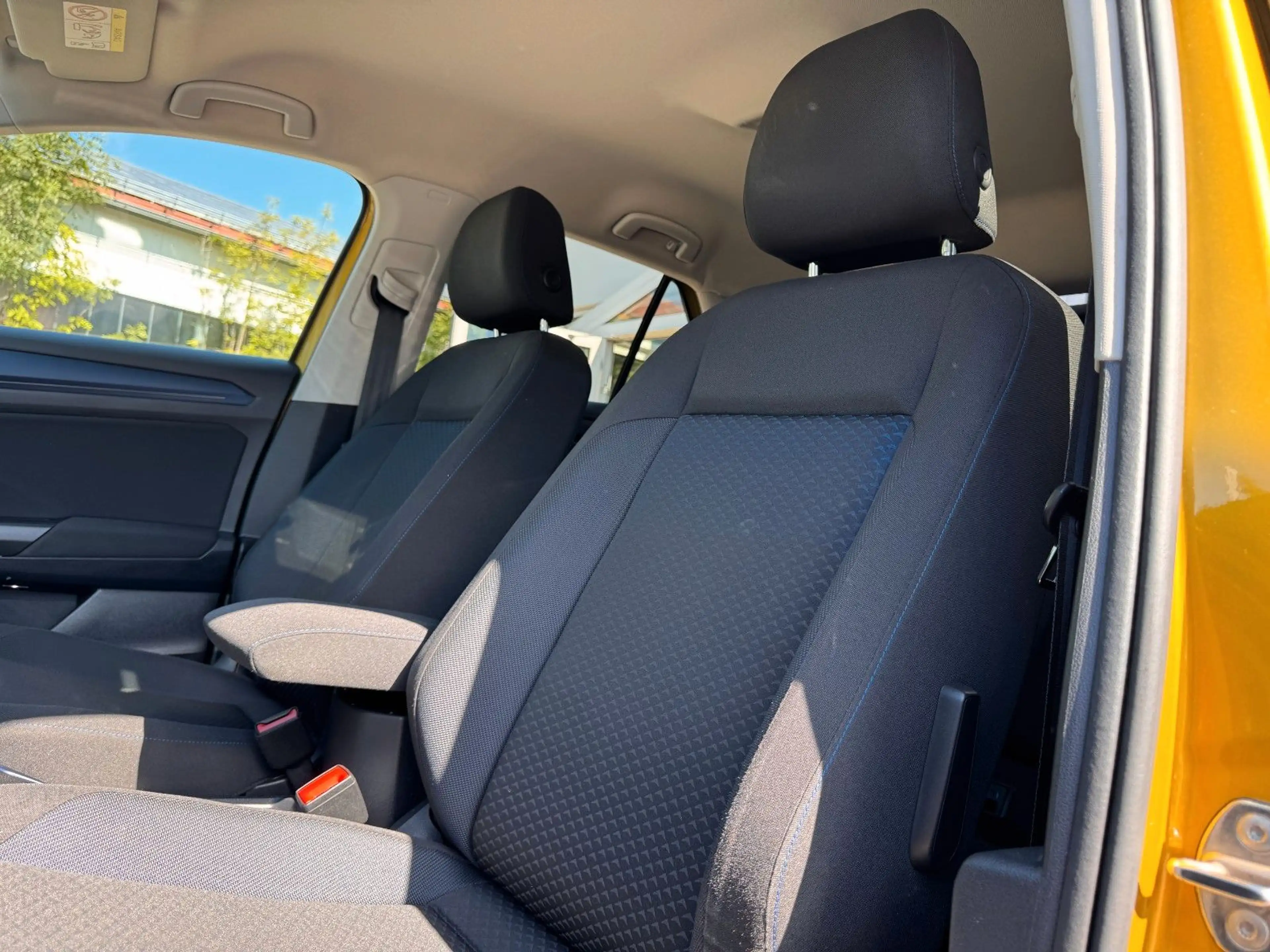 Volkswagen T-Roc United 2.0 TDI DSG *Virtual* Navi*Kamera* — photo 13