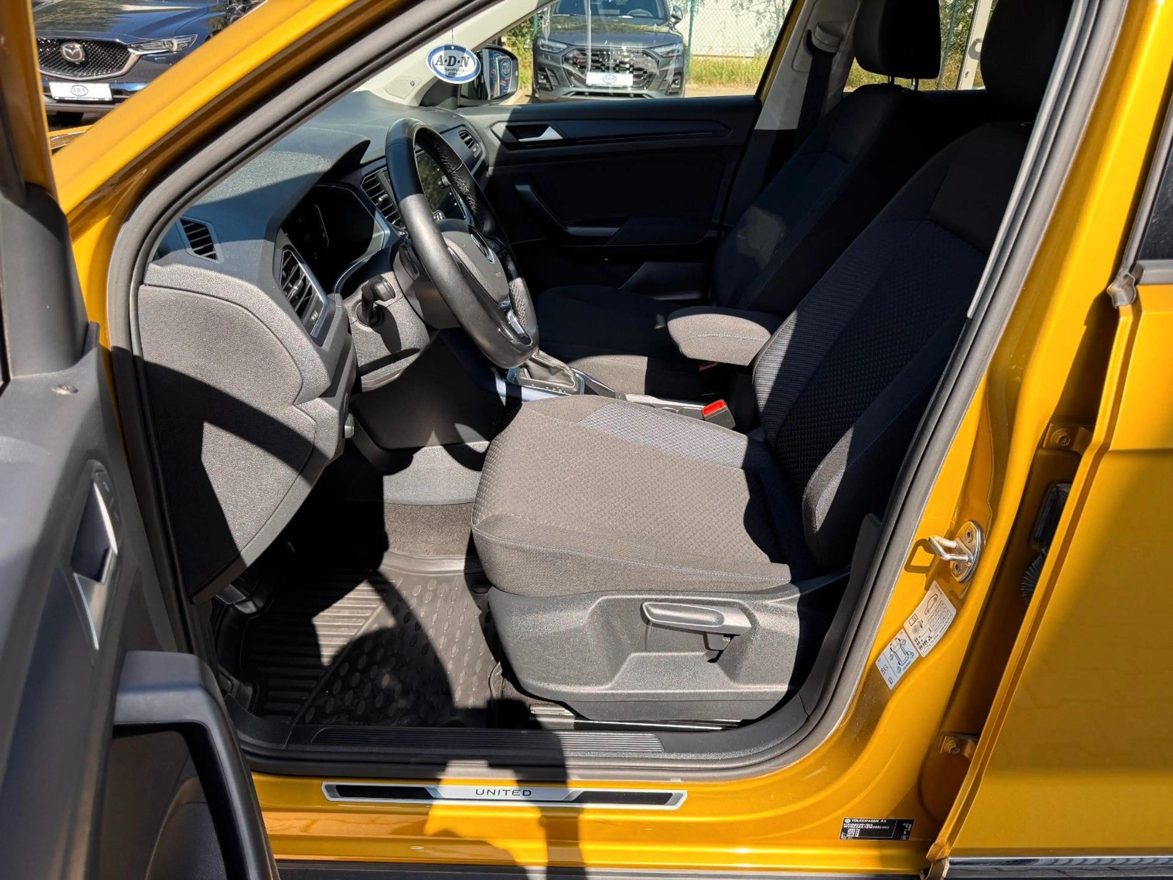 Volkswagen T-Roc United 2.0 TDI DSG *Virtual* Navi*Kamera* — photo 7