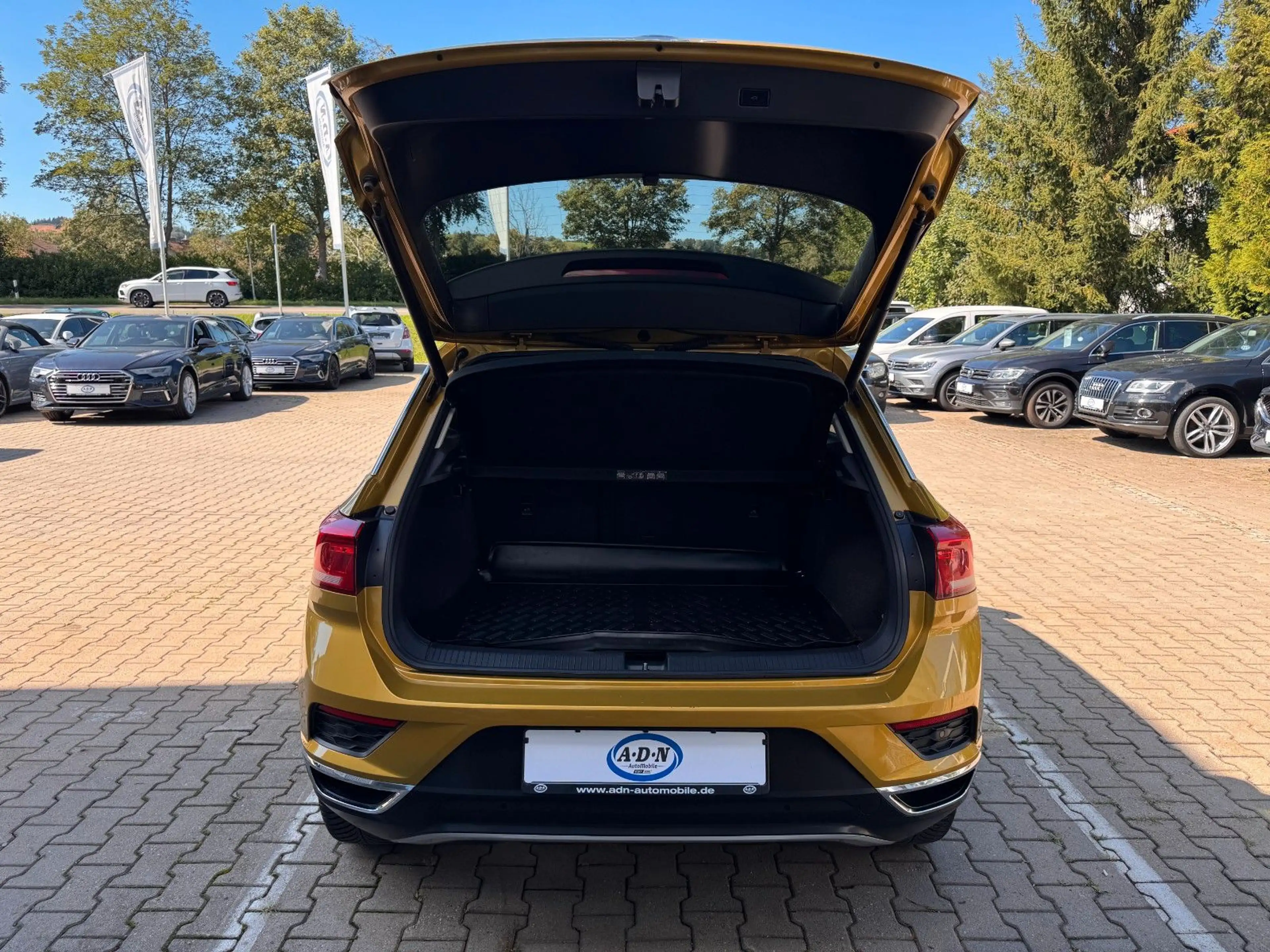 Volkswagen T-Roc United 2.0 TDI DSG *Virtual* Navi*Kamera* — photo 14