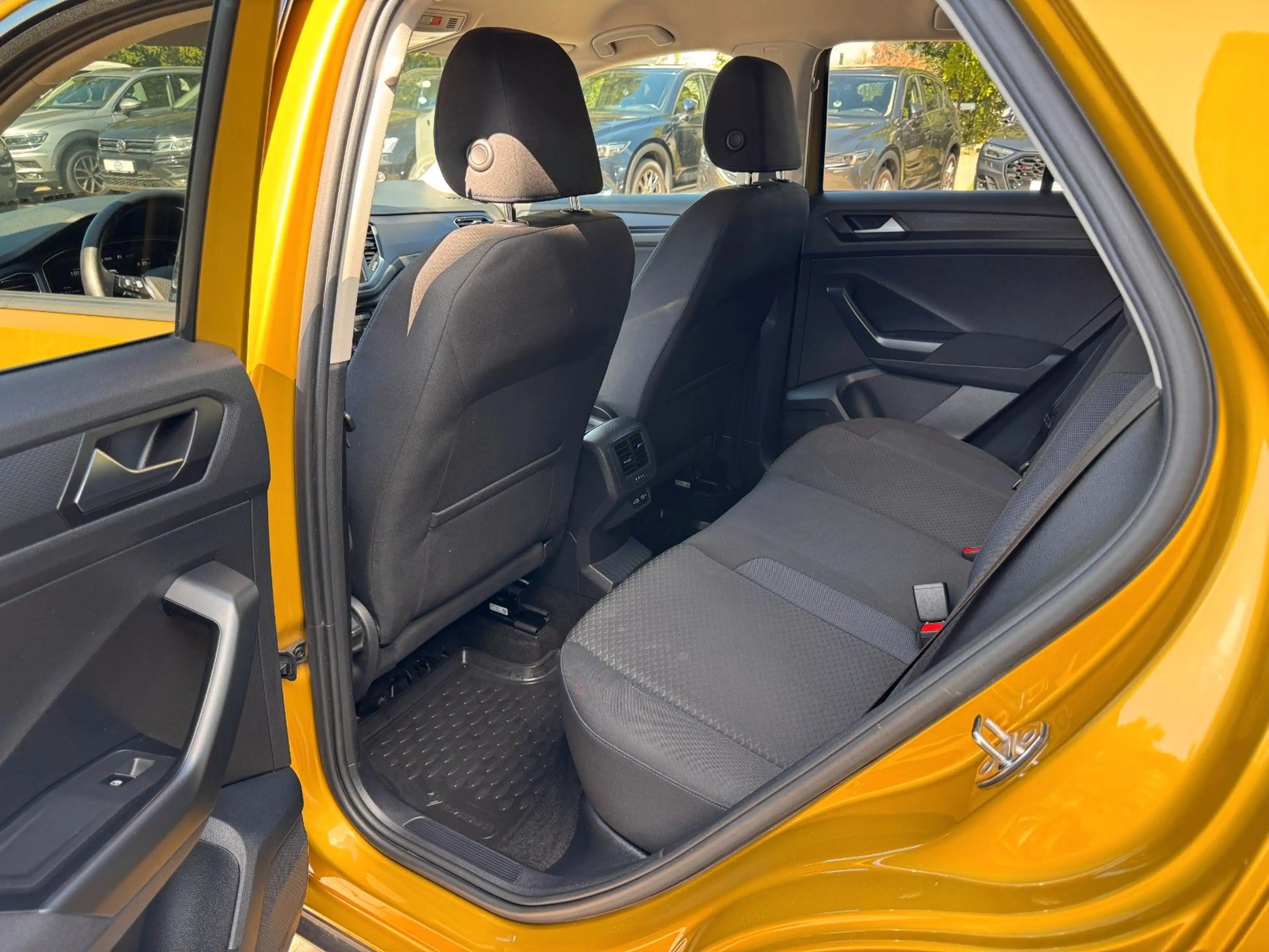 Volkswagen T-Roc United 2.0 TDI DSG *Virtual* Navi*Kamera* — photo 8