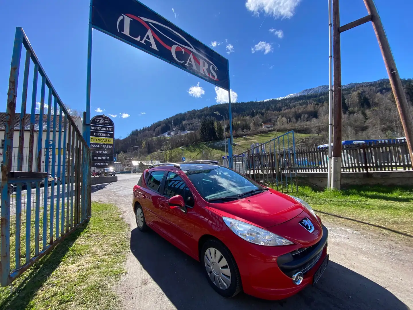 Peugeot 207 SW Trendy 1,6 16V VTi Rojo - 1