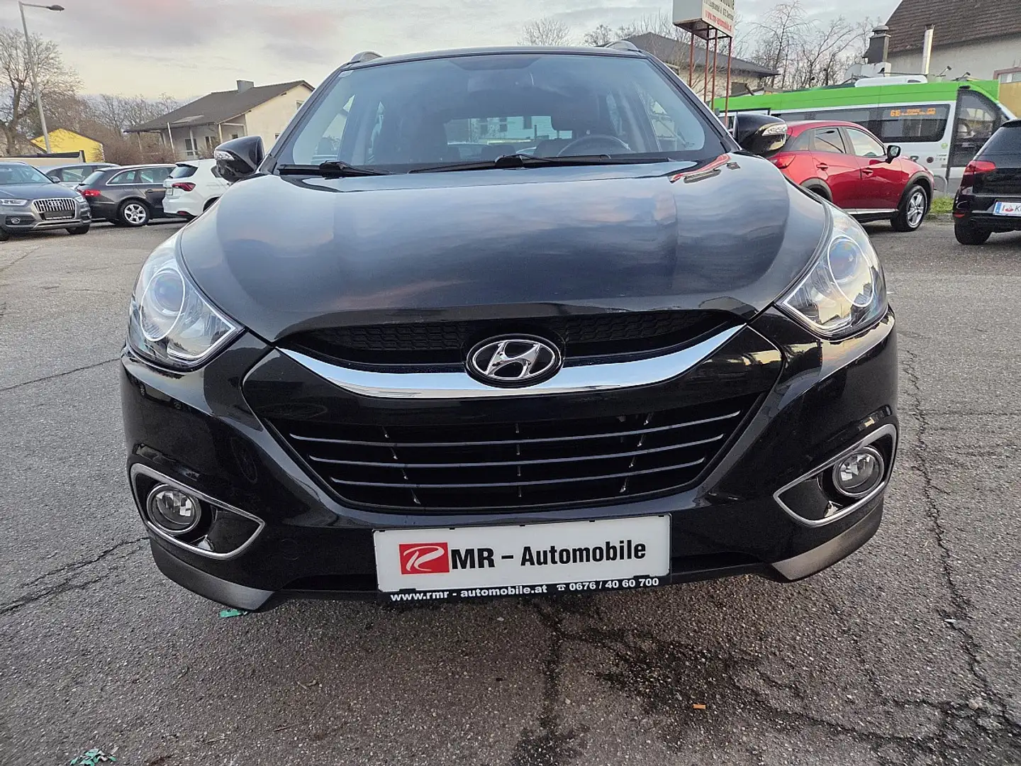 Hyundai iX35 2,0 CRDi Life 4WD Schwarz - 2