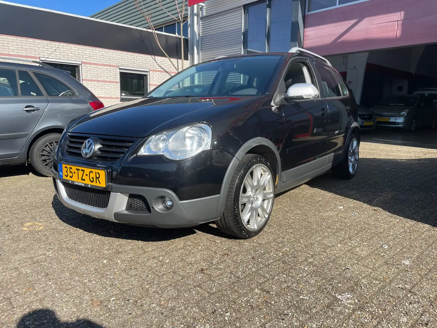 Volkswagen Polo Cross 1.6-16V nette auto Schwarz - 1