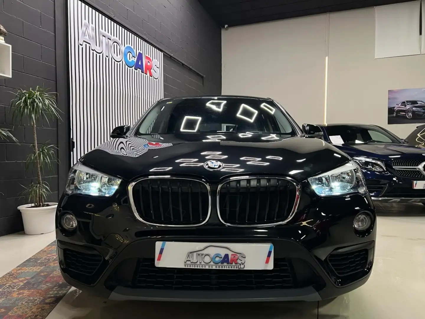 BMW X1 sDrive 16d Business Negro - 2