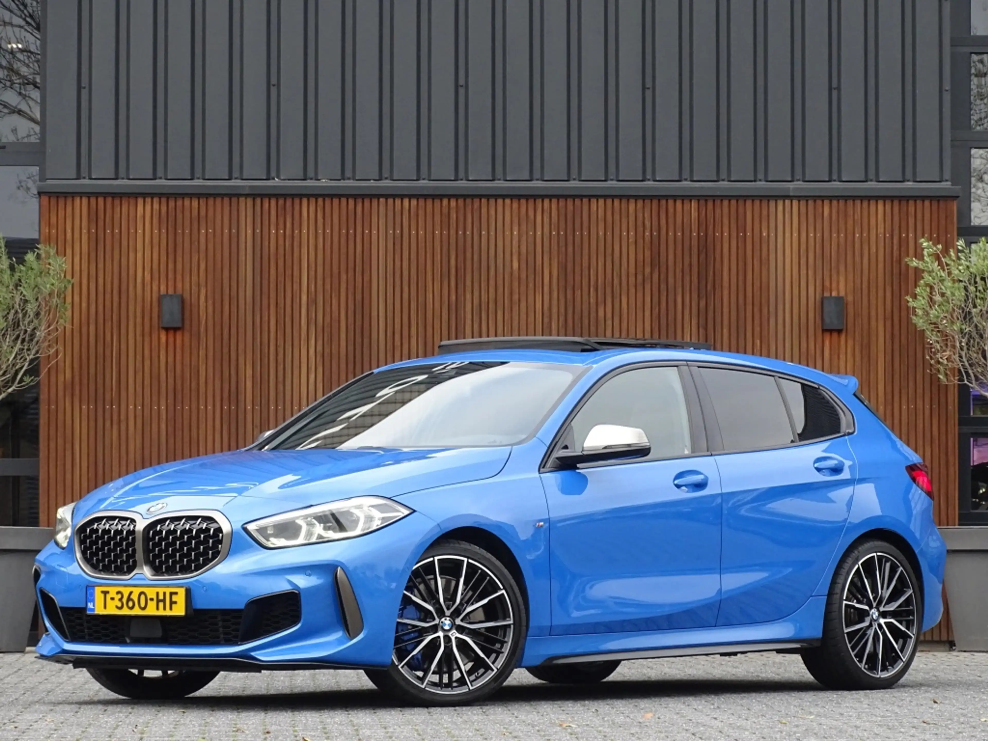 BMW 135 1-serie M135i 306PK xDrive M-sport / Individual /